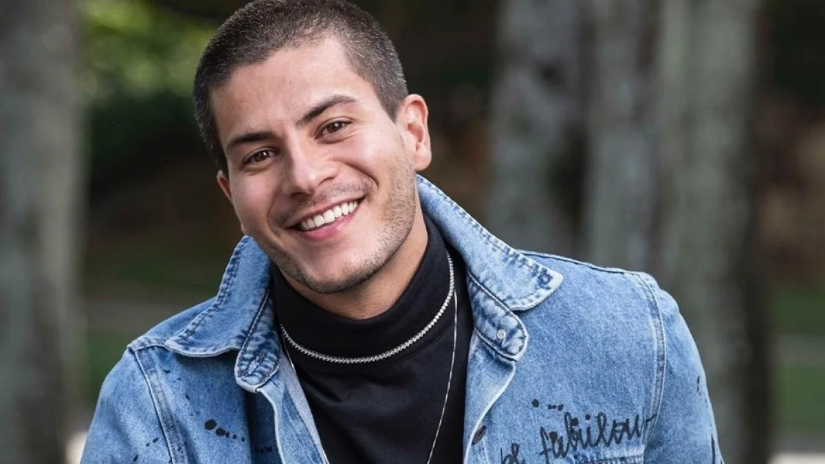 Arthur Aguiar: o que diz a lei sobre enquetes eleitorais nas redes sociais?