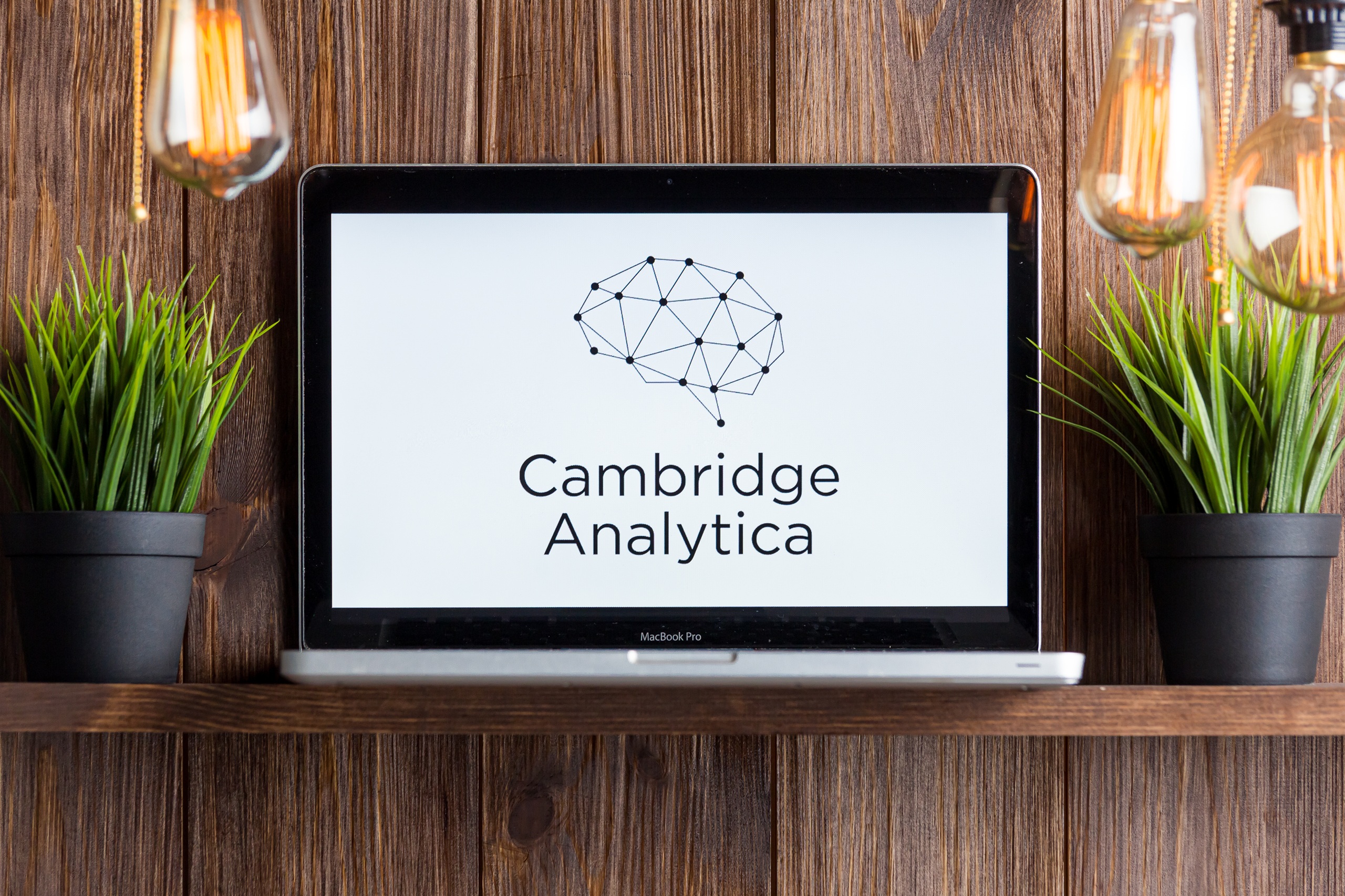 Meta é condenada a pagar R$ 135 bilhões em caso ligado à Cambridge Analytica