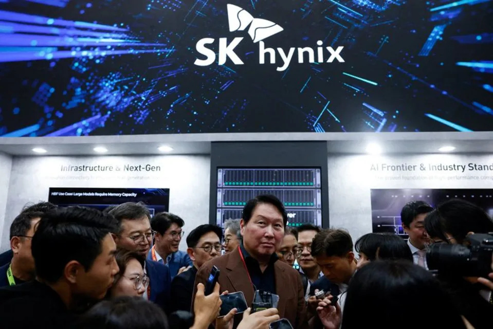 FILE PHOTO: SK Group Chairman Chey Tae-won answers questions from members of the media at the SK Hynix booth during the annual Computex exhibition in Taipei, Taiwan, June 2, 2026. REUTERS/Ann Wang/File Photo · Reuters