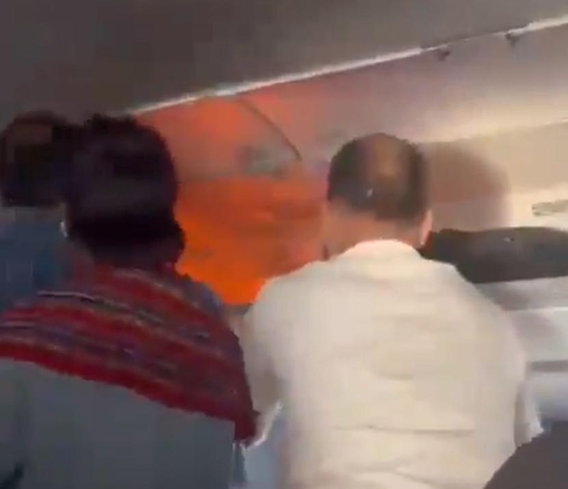 Banco de energia pega fogo no ar durante um voo da IndiGo entre Delhi e Chennai