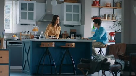 Em Iludida, aliança entre Volkan e Selçuk é exposta, e confronto termina em perseguição