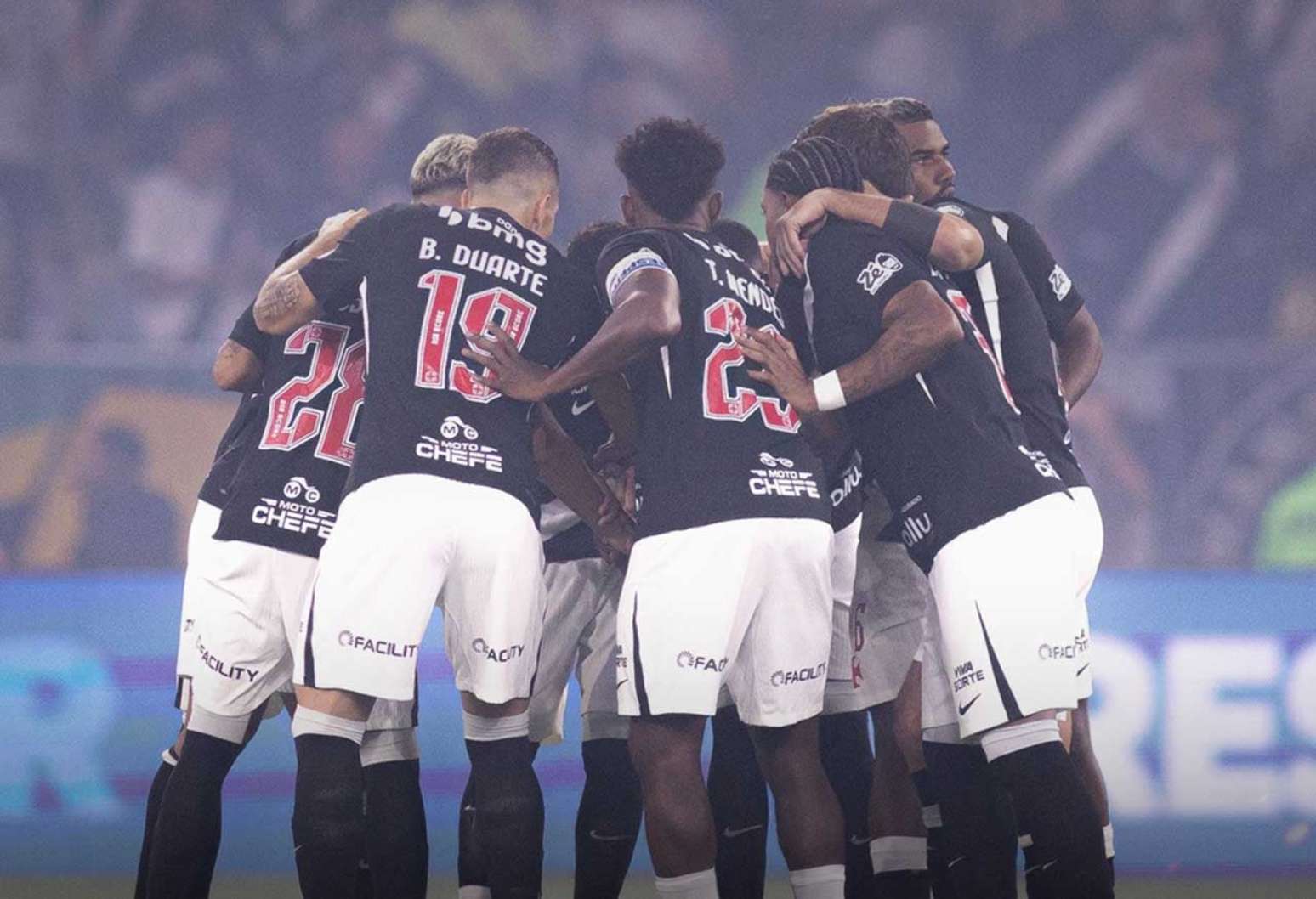 O Vasco ficou pelo caminho na Copa Sul-Americana ao perder para o Boca Juniors no Maracan&atilde; &ndash;