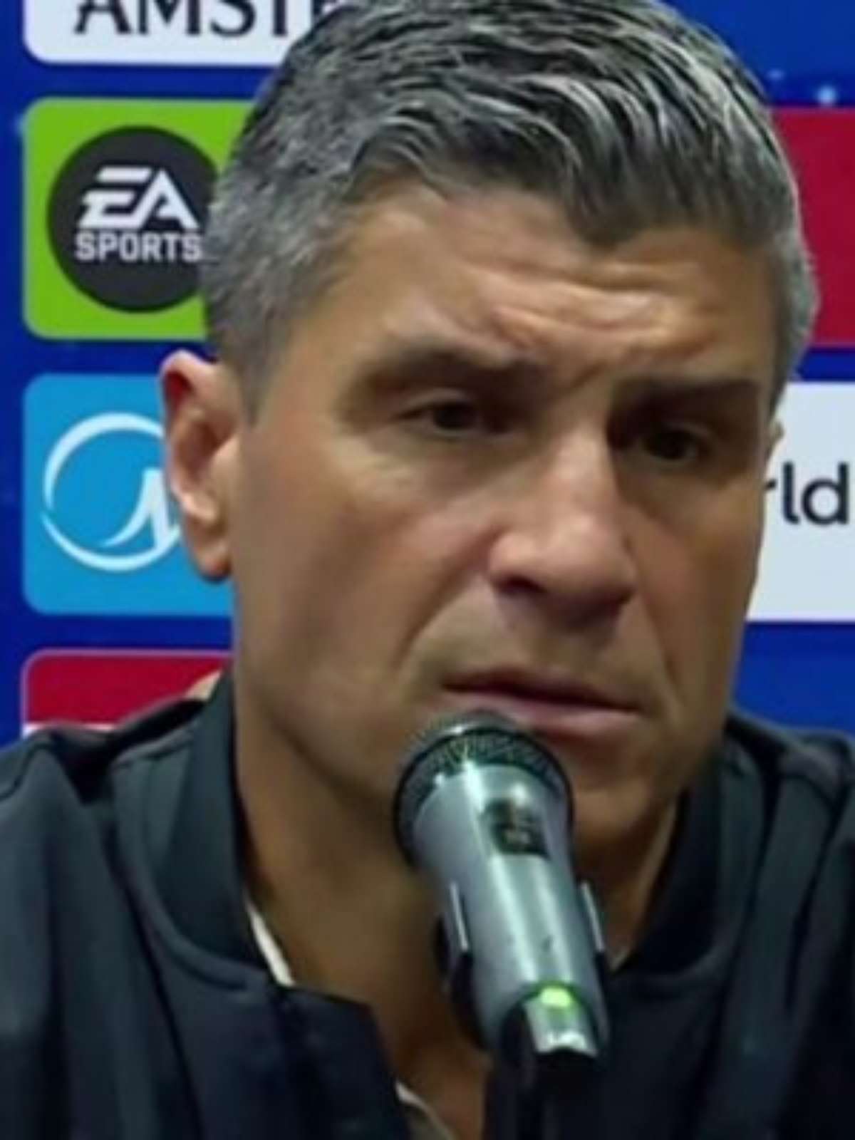 Pedro Emanuel estende a mão a Léo Jardim: "Não vou abandonar"