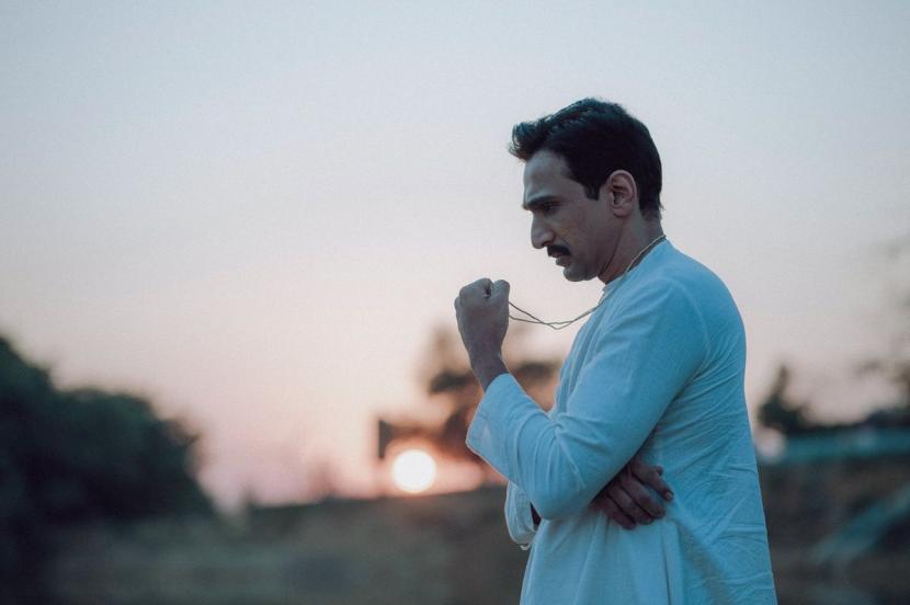 Pratik Gandhi: 'É Importante Não Colocar Gandhi Num Pódio'