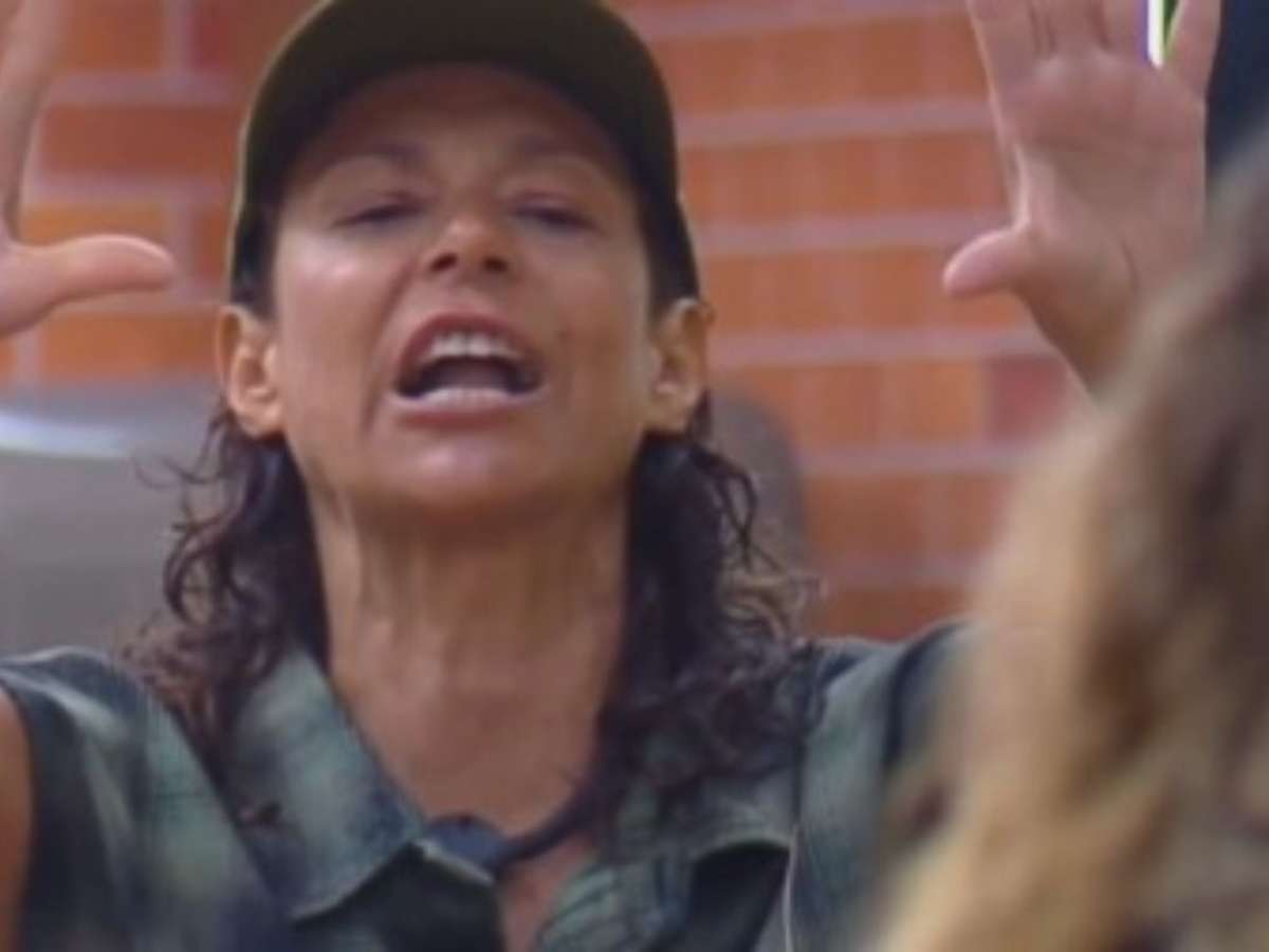 A Fazenda: Ariela e Giovanna jogam leite uma na outra e provocam briga generalizada