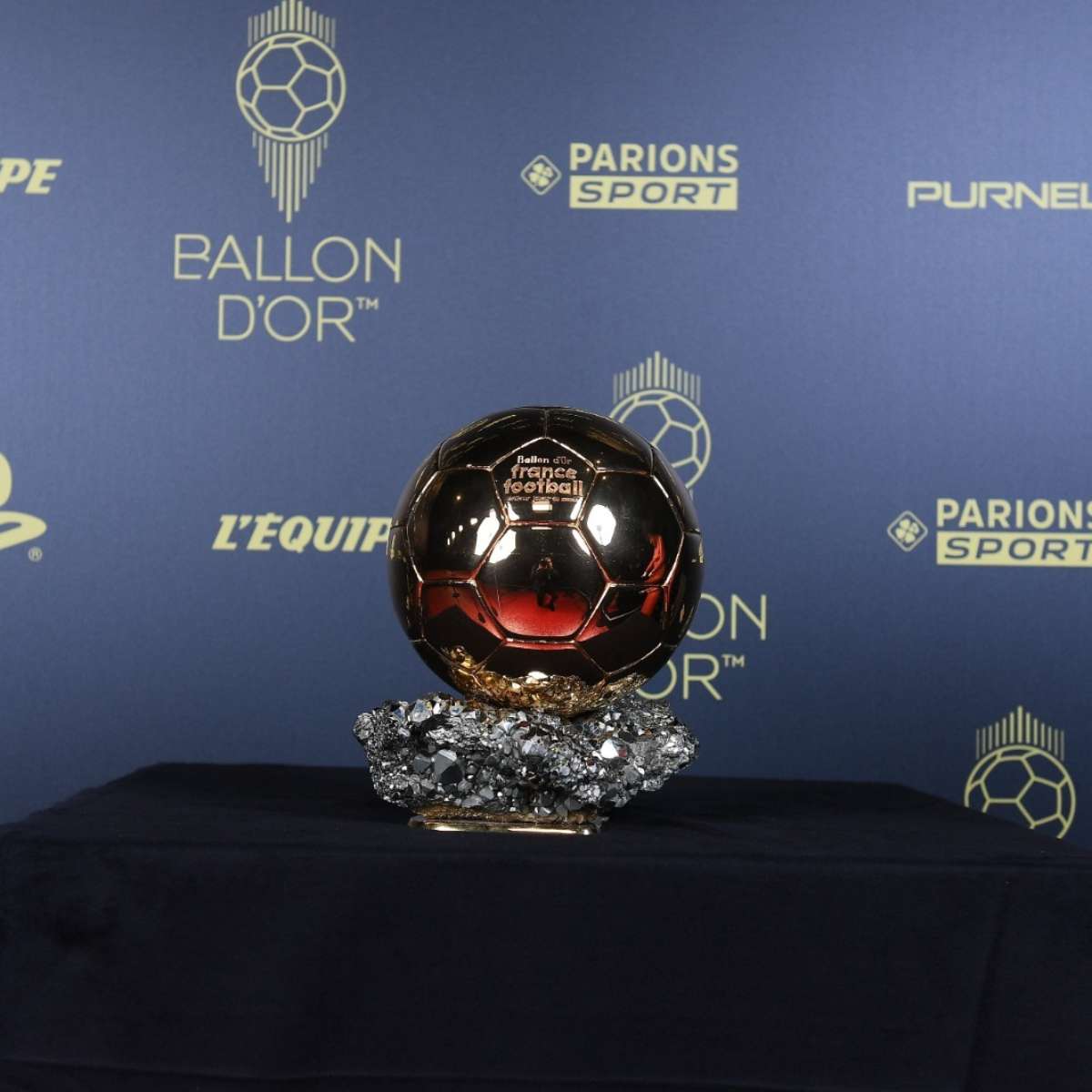 Site da Bola de Ouro comete erro e faz post anunciando três vencedores da premiação