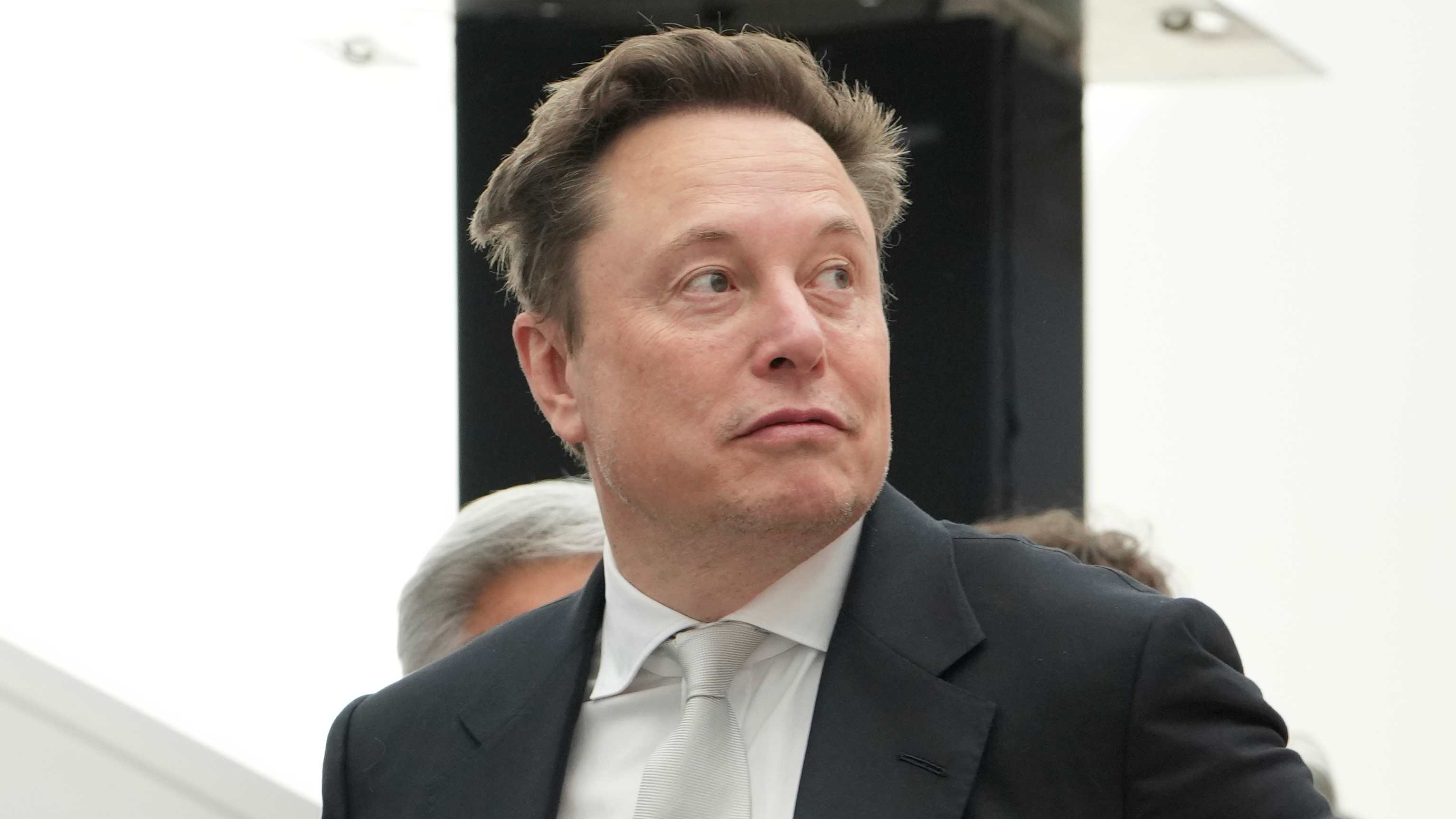 Elon Musk prevê que muitas neoclouds sofrerão 'morte de nível guppy'