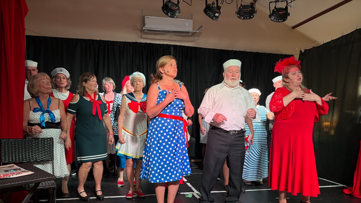 This senior theatre company in Quebec is full of laughs — and experience