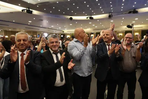 Partidos árabes israelenses reivindicam status de 'arbitro' em votação extremamente apertada