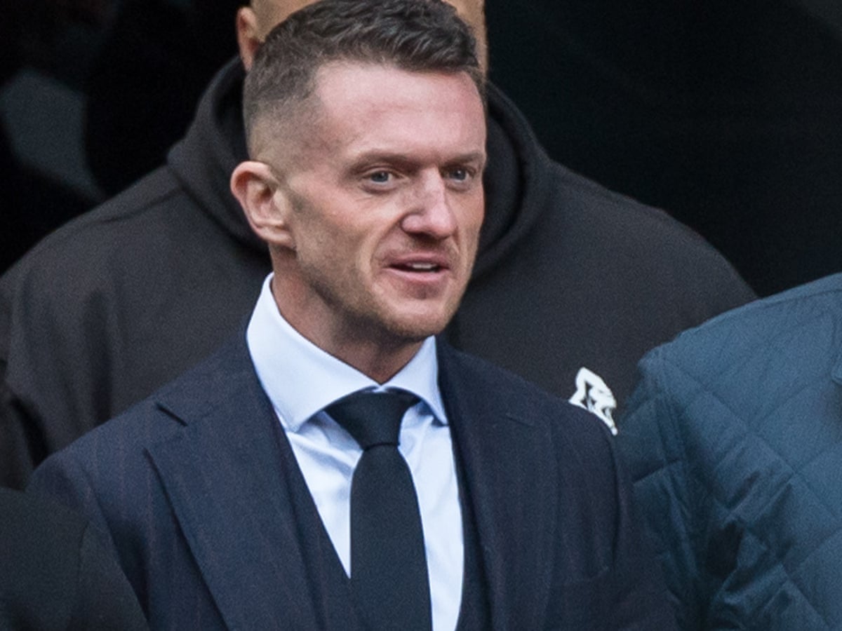 Jornalistas foram forçados a fugir de suas casas após Tommy Robinson compartilhar imagens de onde viviam online, informou o tribunal