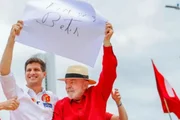 João Campos ergue cartaz pelo fim das bets depois de dar incentivos fiscais para bets operarem no Recife