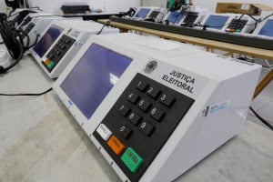 Veja como justificar ausência na votação deste domingo (25)