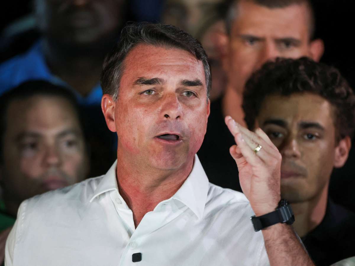 Departamento de Estado analisa 'assunto Flávio' após senador deixar o Brasil rumo aos EUA