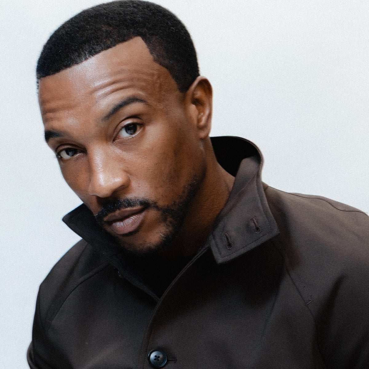 'Nada funcionou para mim até que eu estivesse limpo e sóbrio': Ashley Walters sobre atuar, dirigir – e mudar sua vida