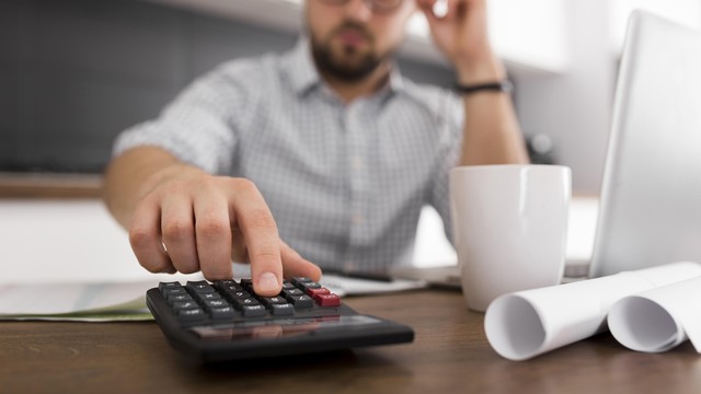 Quanto vou receber de 13º? Veja como calcular pela Internet