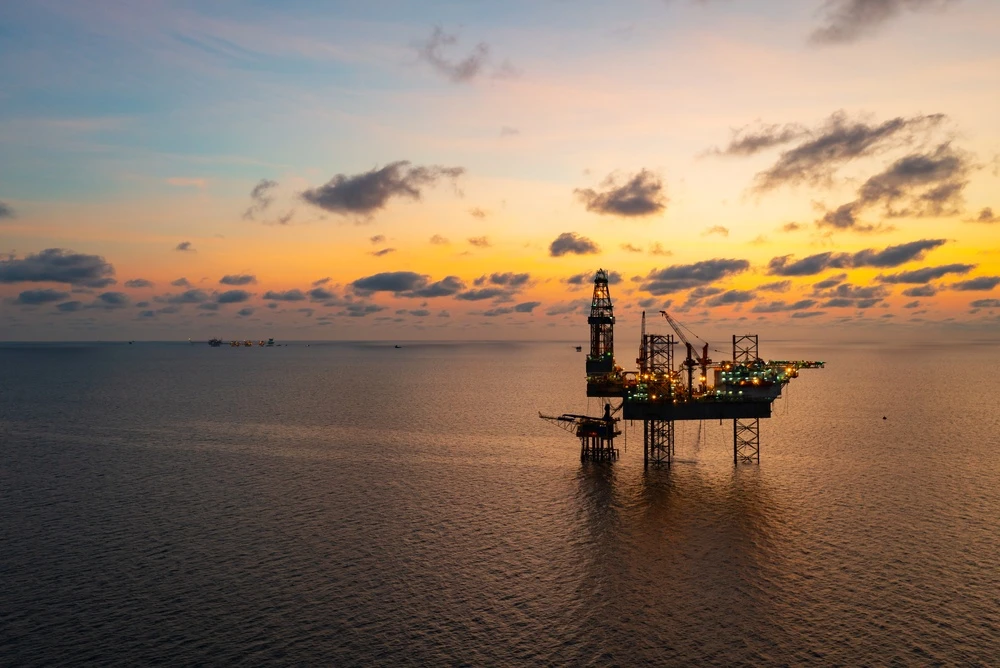 Os preços do petróleo amainham enquanto investidores avaliam as perspectivas de oferta e as tensões no Oriente Médio